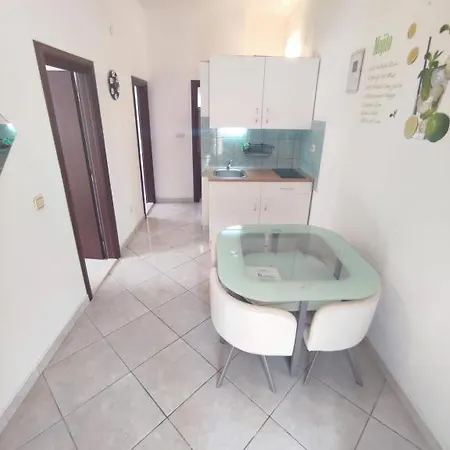 Mariva Apartment *
